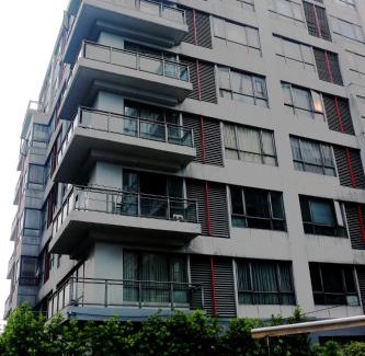 Barangay 76 Apartamento | Spacious 3 Bedrooms with wifi access and pool near SM MOA Arena