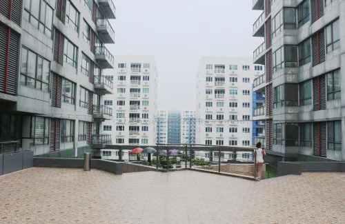 Barangay 76 Apartamento | Spacious 3 Bedrooms with wifi access and pool near SM MOA Arena