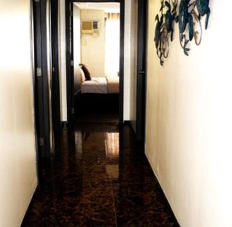 Barangay 76 Apartamento | Spacious 3 Bedrooms with wifi access and pool near SM MOA Arena