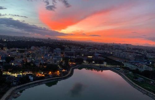 Agara Apartamento | Spacious 3 BHK inHigher flr with Sunset, Lake View