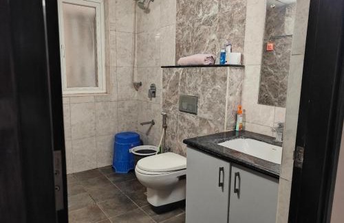 Agara Apartamento | Spacious 3 BHK inHigher flr with Sunset, Lake View