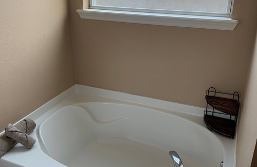 Biscayne Casa | Spacious 3 BR/2 BA home - 10 min from JAX airport