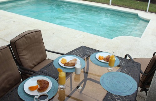 Davenport Casa | Espaciosa villa de estilo mediterráneo de 3 dormitorios ubicada cerca de Disney y parques