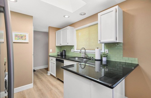 North Creek Casa | Spacious 3 BR Private Home w/ King Bed in Bothell