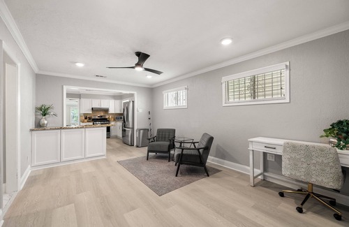South Central Houston Casa | Spacious 8 Guest Home in Central Houston - The Ark Haven!