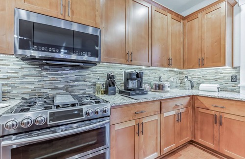 Beaverton Casa | Spacious 3-BR with Kitchen, WiFi and AC in Beaverton - Allows Pets!