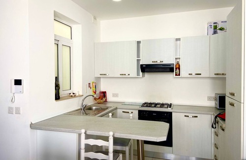 St. Andrew's Apartamento | Spacious 3 Double bedroom PENTHOUSE closed to Paceville and St. George Beach