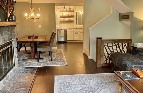 Stratton Mountain Condominio | Spacious 3 level townhouse just minutes from the base of Stratton Mountain!