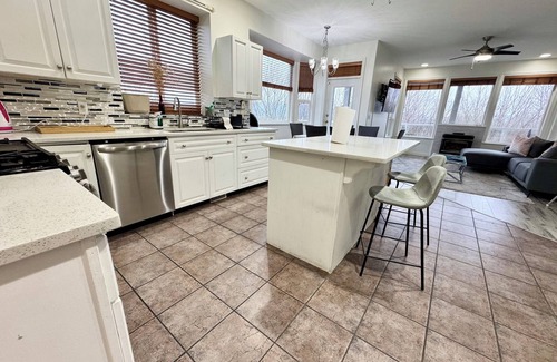 Hatzic Casa | Spacious 3400 sq ft 6 bedroom Hatzic Mission Home