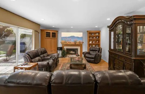Thousand Oaks Casa | Spacious 3406 sq.ft & Cozy 5bd/4bth&pool/jacuzzi