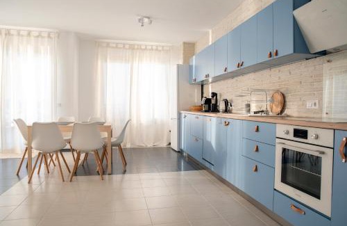 Chernomorets Apartamento | Spacious 3BD flat with PARKING and SEA VIEW by Flat Mаnаger