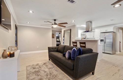 Pines Village Casa | Spacious 3BDR 3BTH Home only minutes from downtown New Orleans. .