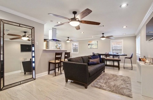 Pines Village Casa | Spacious 3BDR 3BTH Home only minutes from downtown New Orleans. .