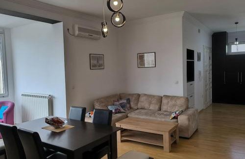 Savamala Apartamento | Spacious 3BDR Central apartment near Terazije & BW