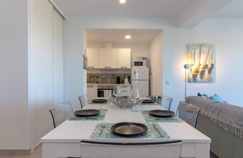 Estombar Apartamento | Spacious 3bedroom Garden Retreat breathtaking views & easy access to amenities