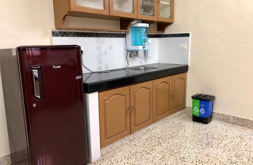 University of Kerala Senate House Campus Apartamento | Spacious 3BHK AC Apartment, BedroomHallDiningKitchen, in the Heart of Trivandrum