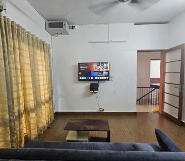 Thiruvananthapuram Apartamento | Spacious 3BHK Home , Sleeps 8 ,AC, Wi-Fi & Parking