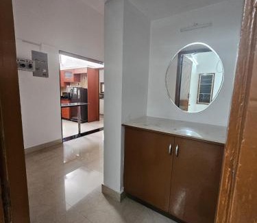 Thiruvananthapuram Apartamento | Spacious 3BHK Home , Sleeps 8 ,AC, Wi-Fi & Parking