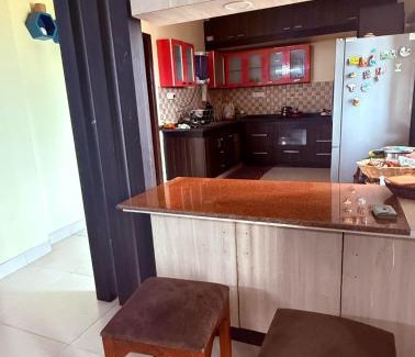 Palani Apartamento | Spacious 3BHK Mountain View -walk to palani temple