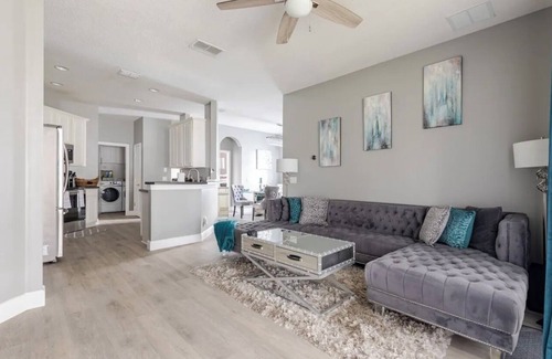 Apopka Casa | Quiet family-size home in Apopka Near Parks, Attractions & Orlando. Pet friendly