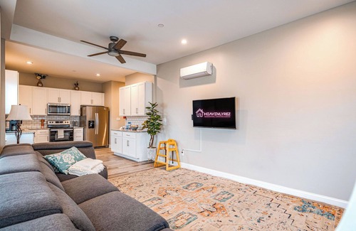 North End Condominio | Spacious 3BR/2BA Condo - 5 Min Walk to Beach/Boardwalk. 2 Min to Shops Downtown