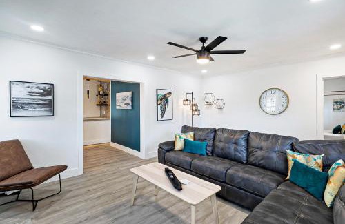 Lake Worth Casa | Spacious 3br 2ba Cottage Steps to Water & Downtown