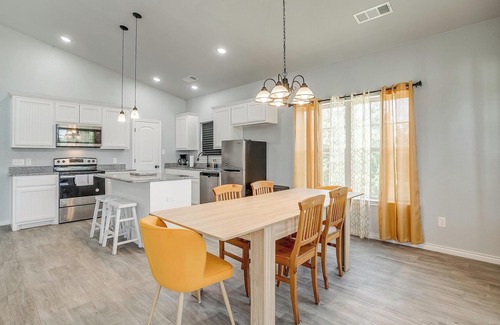 Dennis Casa | Spacious 3BR, 2BA – Cozy Stay for Job Travelers
