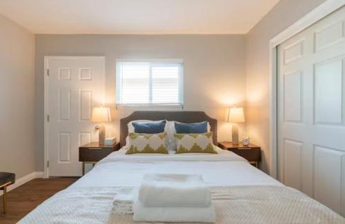 Del Aire Casa | Spacious 3BR/2BA Near LAX and SoFi Stadium