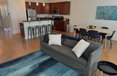Near Northside Condominio | Spacious 3BR 3BA above Brewery, Pizza Shop & Arcade 5 mins to DT Indy