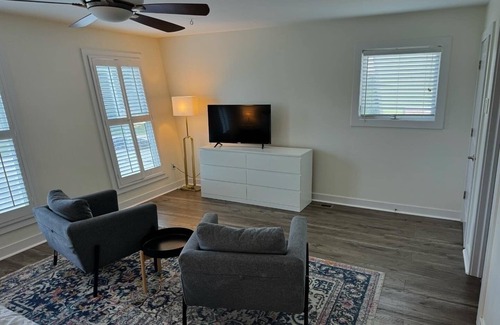 Near Northside Condominio | Spacious 3BR 3BA above Brewery, Pizza Shop & Arcade 5 mins to DT Indy