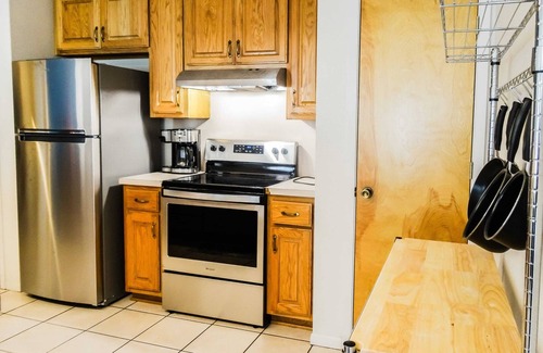 University Condominio | Spacious 3BR/3BA Retreat Near Baylor & Downtown!