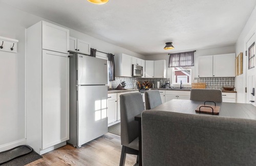 Lansing Casa | Spacious 3BR Getaway Near Downtown & MSU w/ Game Room for a Cozy Winter Retreat