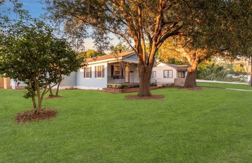 Gulfport Casa | Spacious 3BR Gulfport Retreat Sleeps 6 RV Parking + Backyard