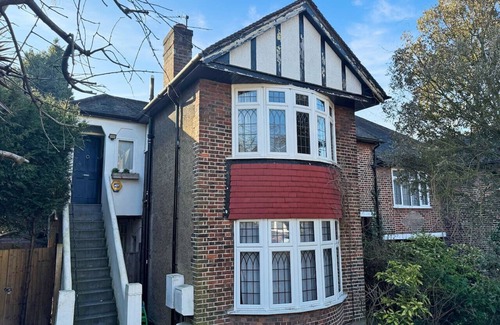 Hillside Condominio | Spacious 3BR Home in Heart of Wimbledon