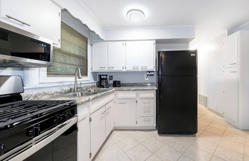 Miller Beach Casa | Spacious 3BR House with Firepit and Grill