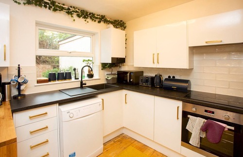 Arbury Casa | Spacious 3BR Home| Pass The Keys