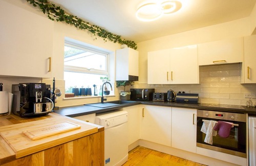 Arbury Casa | Spacious 3BR Home| Pass The Keys