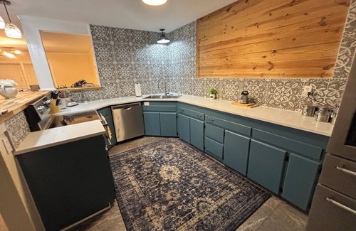 Temple Casa | Spacious 3BR Home Sleeps 12 + Optional Studio Apartment for 14 Guests Ping Pong!
