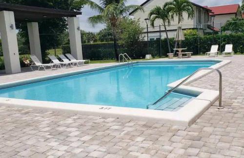Fontainebleau Casa | Spacious 3BR Home with Pool Access