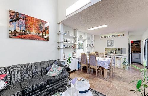 Fontainebleau Casa | Spacious 3BR Home with Pool Access
