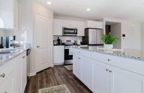San Jacinto Casa | Spacious 3BR Home w/ Lake Access & Mountain Views