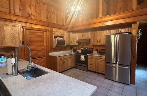 Bethel Cabina | Spacious 3BR Home with Fire Pit, Loft & Private Patio