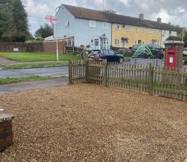 Kennington Casa | Spacious 3BR Home with Large Garden - Ashford, Kent