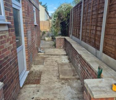 Kennington Casa | Spacious 3BR Home with Large Garden - Ashford, Kent