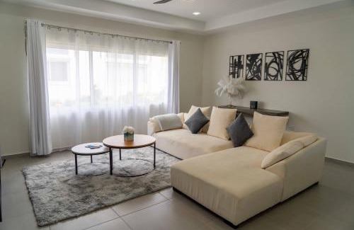 Cole Bay Apartamento | Spacious 3BR Home with Own Private Cozy Pool