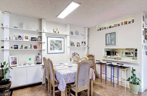Fontainebleau Casa | Spacious 3BR Home with Pool Access