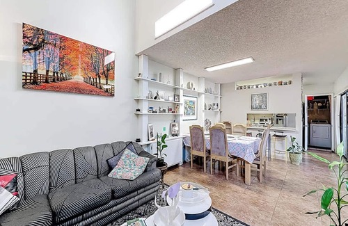 Fontainebleau Casa | Spacious 3BR Home with Pool Access