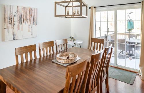 Long Pond Apartamento | Spacious 3BR House, Hot Tub, Firepit, Ski Access!