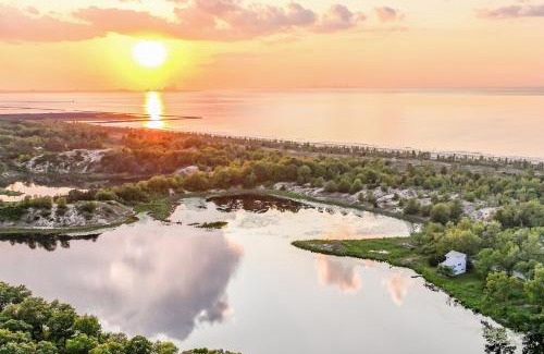 Miller Beach Casa | Spacious 3BR House with Firepit Grill Near Beach