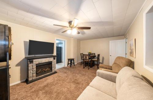Miller Beach Casa | Spacious 3BR House with Firepit Grill Near Beach